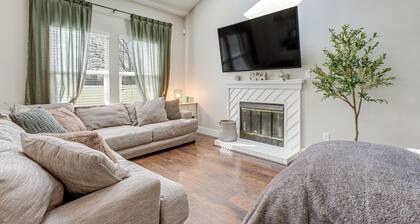 6 Mi to Dtwn: Arvada Home w/ Hot Tub & Yard