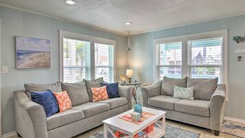 House (5 Bedrooms) | Interior