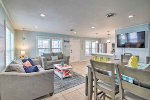 House (5 Bedrooms) | Interior - Beach Home w/ Pool & Hot Tub < 1 Block to Beach! (South Padre Island)