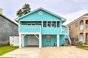 House (5 Bedrooms) | Interior - Beach Home w/ Pool & Hot Tub < 1 Block to Beach! (South Padre Island)