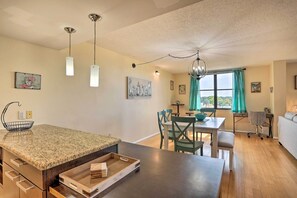 Apartment (2 Bedrooms) | Interior - Convenient Clearwater Condo < 4 Mi to Beach! (Clearwater)