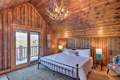 Buena Vista Oasis w/ Mtn Views, 3 Mi to Dtwn!