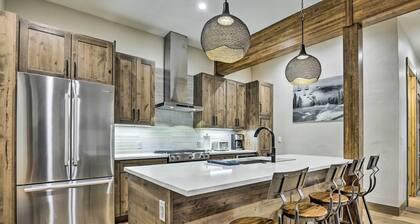 Winter Park Condo w/ Shuttle to Slopes!