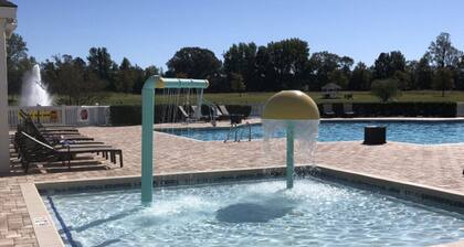 Local Host! 3 BR, Governor's Green -Centrally Located, Indoor/Outdoor Pools