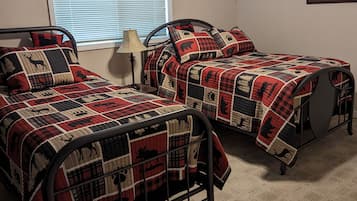 2 bedrooms, iron/ironing board, bed sheets