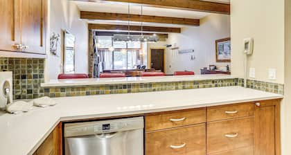 Newly Upgraded Avon Condo w/ Pool & Hot Tub Access