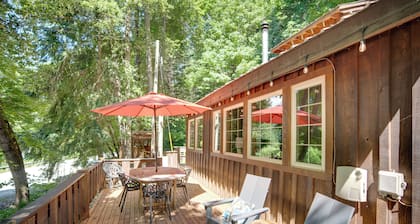 Leavenworth Cabin w/ Private Hot Tub!