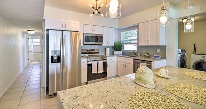 Cute & Cozy Florida Duplex: Walk to Beaches!