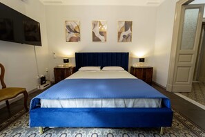 3 habitaciones, tabla de planchar con plancha, wifi y ropa de cama 