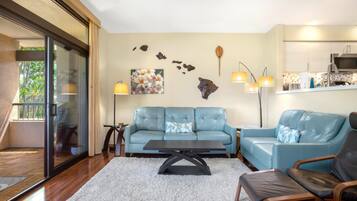 Condo, 2 habitaciones, balcón, vista parcial al océano (KRO-Q202) | Área de sala de estar