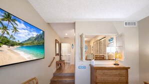 วิลล่า, 2 ห้องนอน (Garden View, Sleeps 6 (KRO-F102)) | 2 ห้องนอน, เตารีด/โต๊ะรีดผ้า, ผ้าปูที่นอน