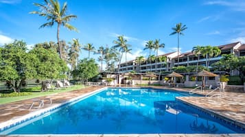 Condo (6 Bedrooms) | Pool