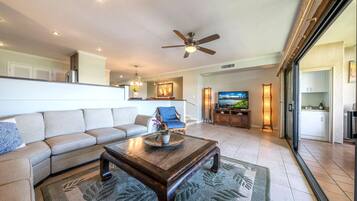 Condo, 2 Bedrooms, Balcony, Partial Ocean View (KRO-K302) | Living area