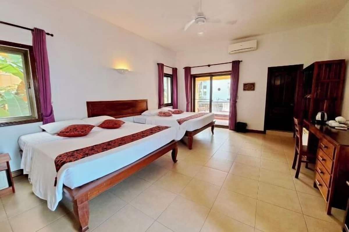In-room safe, bed sheets