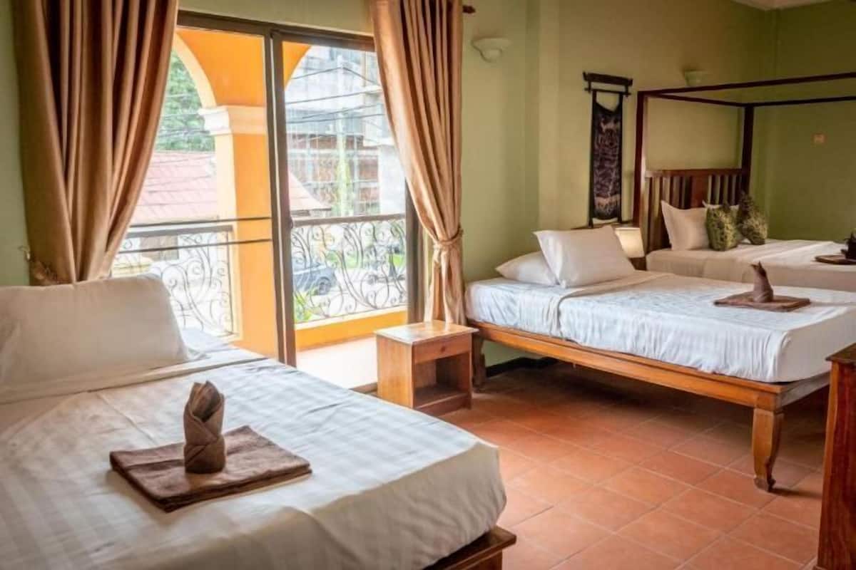 In-room safe, bed sheets