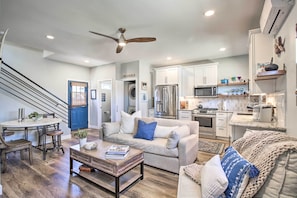 House (2 Bedrooms) | Interior