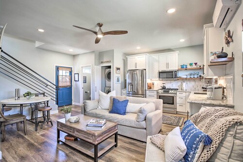 Dog-friendly San Diego Home - 1 Mi to Ocean Beach