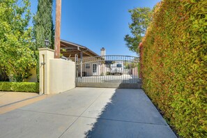 House (1 Bedroom) | Front of property