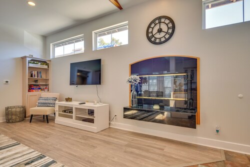 Luxe Pasadena Casita w/ Fireplace & Grill