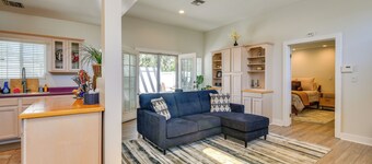 Luxe Pasadena Casita w/ Fireplace & Grill