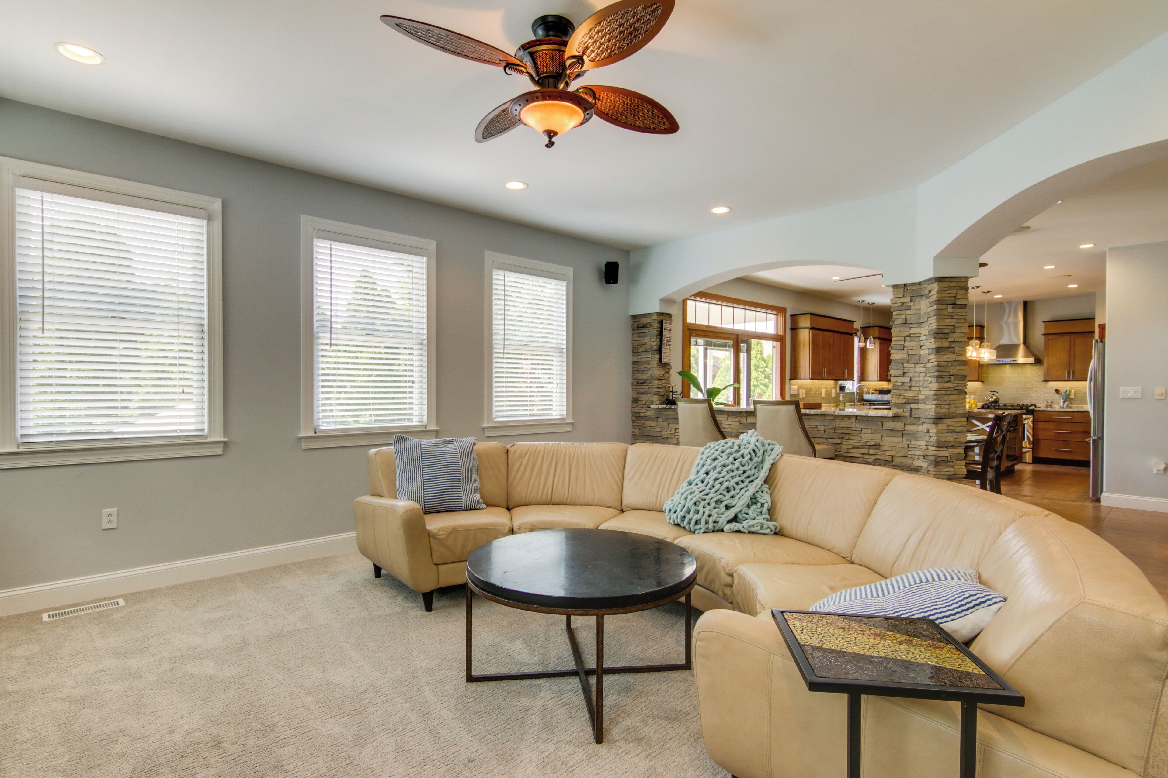 House (5 Bedrooms) | Interior