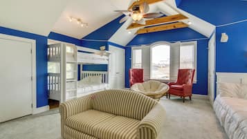 House (5 Bedrooms) | Interior