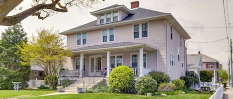 House (6 Bedrooms) | Front of property