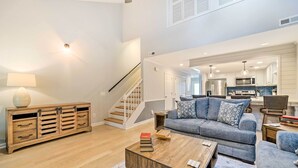 Unclassified image, 3 of 29, button - Charming Coastal Retreat: Central Location! (Wilmington)