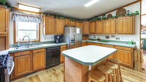 House (4 Bedrooms) | Private kitchen - Hermosa Home w/ Deck: 2 Mi to Custer State Park! (Hermosa)