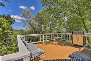 Property grounds - Hermosa Home w/ Deck: 2 Mi to Custer State Park! (Hermosa)