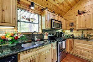 House (2 Bedrooms) | Interior