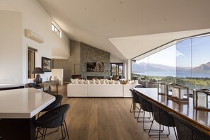 Dining - Ti Tihi - Overlooking Queenstown and Lake Wakatipu (Queenstown)