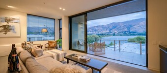 Luxury home located on edge of Lake Wanaka, walking distance to town centre