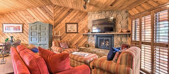 Lovely New Mexico Retreat w/ 4 Private Balconies!