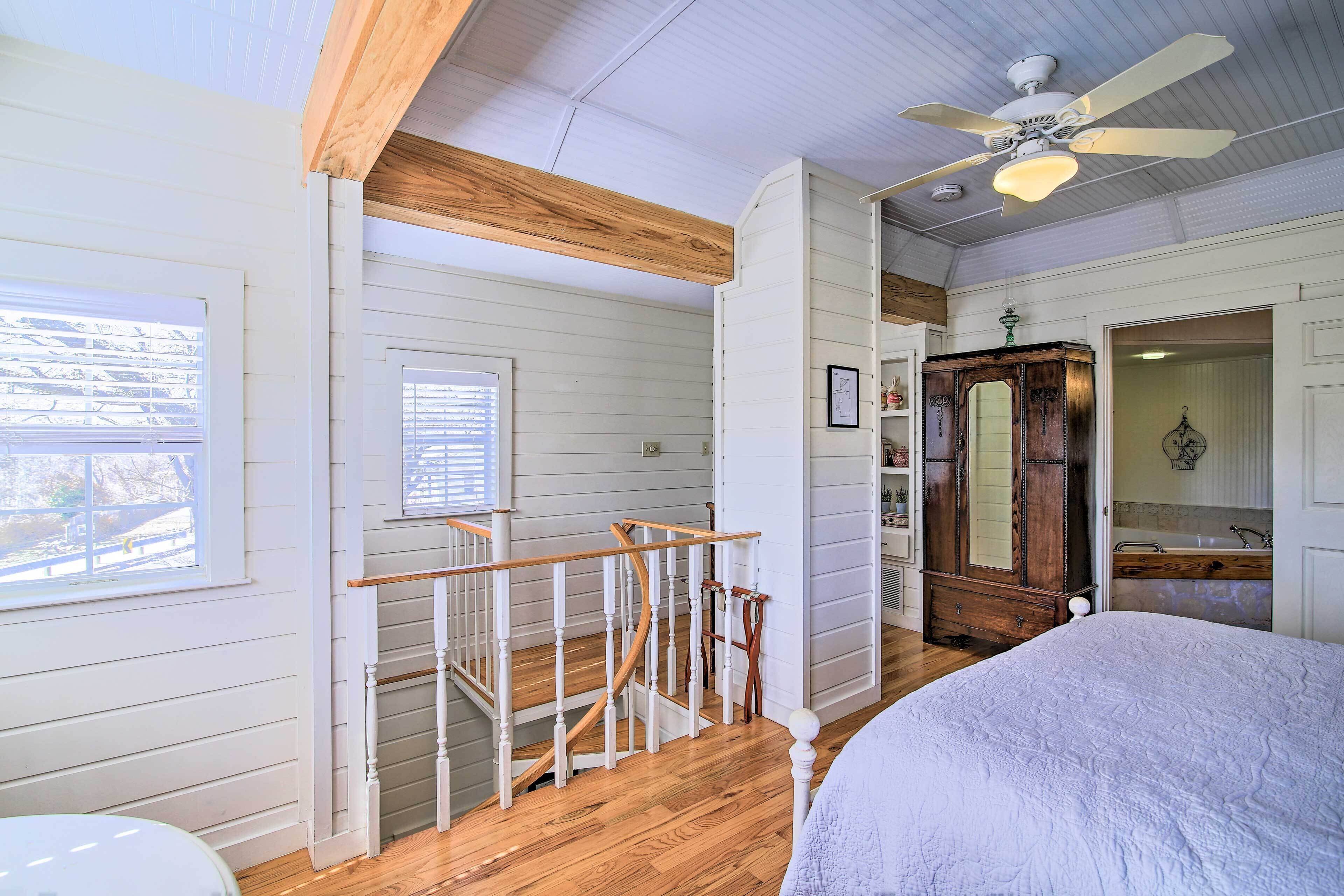 House (5 Bedrooms) | Interior