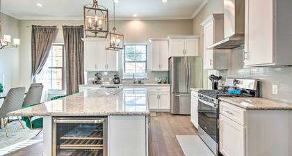 Chic Central Houston Home w/ Rooftop Deck!