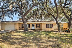 House (3 Bedrooms) | Interior - Tow Retreat on Lake Buchanan w/ Dock & Kayaks! (Tow)