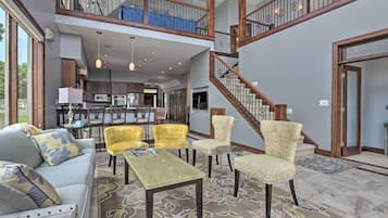 House (5 Bedrooms) | Interior