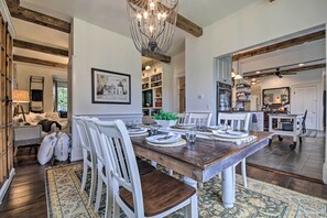 Interior - On-site Pond: Spacious Family Home in Jefferson! (Jefferson)
