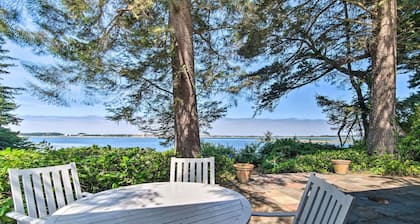 Enchanting Coos Bay Sanctuary w/ Lush Views!