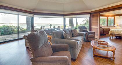 Enchanting Coos Bay Sanctuary w/ Lush Views!