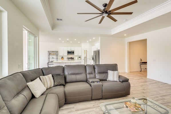 House (3 Bedrooms) | Interior
