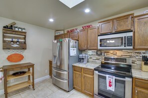 House (3 Bedrooms) | Interior - Coastal Retreat Near Redwoods & 2 Miles to Beach! (Crescent City)