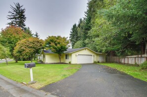 House (3 Bedrooms) | Interior - Coastal Retreat Near Redwoods & 2 Miles to Beach! (Crescent City)