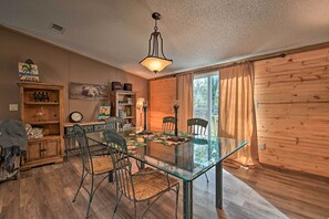 House (4 Bedrooms) | Interior - 13 Mi to Silver Springs: Pet Friendly Getaway! (Silver Springs)