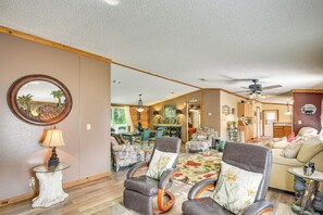 House (4 Bedrooms) | Interior - 13 Mi to Silver Springs: Pet Friendly Getaway! (Silver Springs)