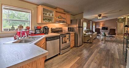 13 Mi to Silver Springs: Pet Friendly Getaway!