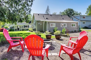 Interior - Charming Updated Retreat Walk to Lake Stevens! (Lake Stevens)