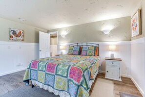 House (1 Bedroom) | Interior - Charming Updated Retreat Walk to Lake Stevens! (Lake Stevens)