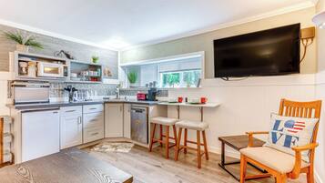 House (1 Bedroom) | Interior